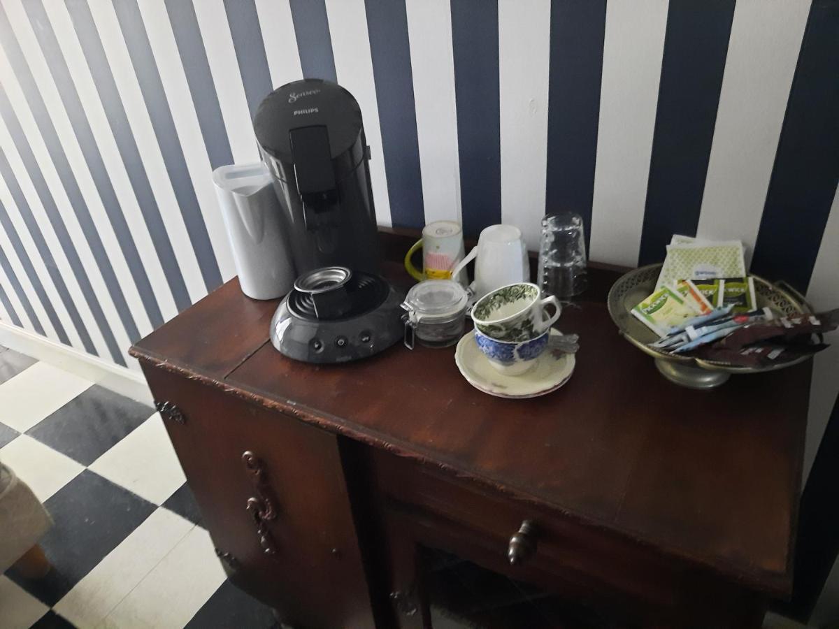 Bed and Breakfast De Snoeperij Dirksland Exterior foto