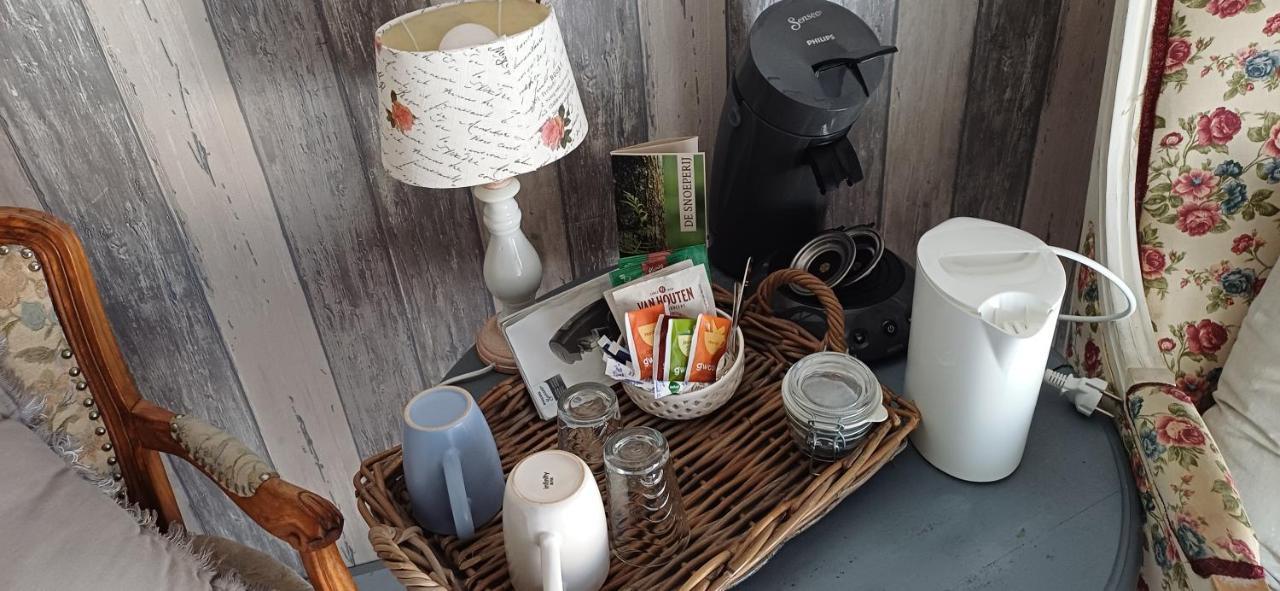 Bed and Breakfast De Snoeperij Dirksland Exterior foto