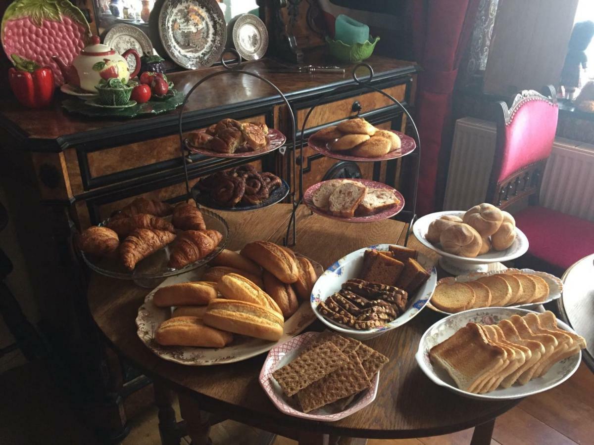 Bed and Breakfast De Snoeperij Dirksland Exterior foto